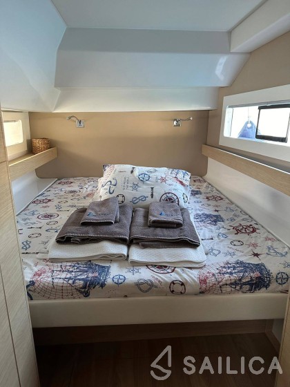 Aventura 37 - Yacht Charter Sailica