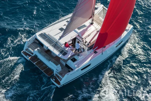 Astréa 42 - Yacht Charter Sailica