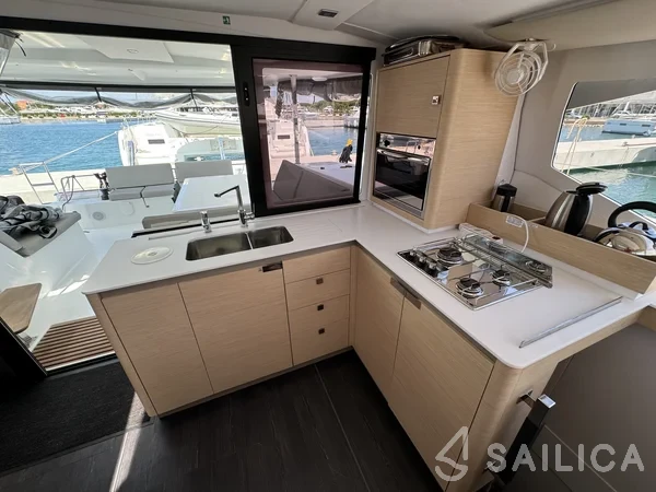 Isla 40 - Yacht Charter Sailica