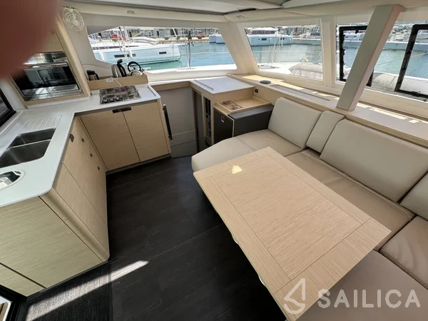 Isla 40 - Yacht Charter Sailica