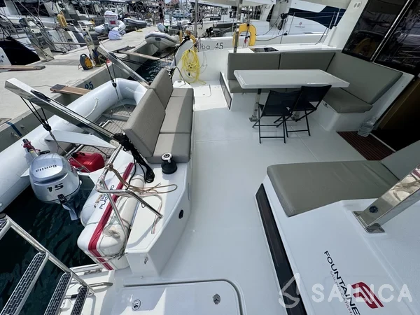 Isla 40 - Yacht Charter Sailica