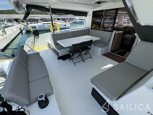 Isla 40 - Yacht Charter Sailica