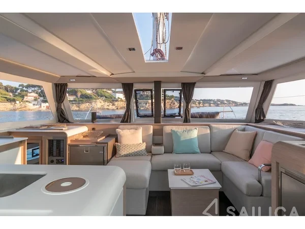 Isla 40 - Yacht Charter Sailica