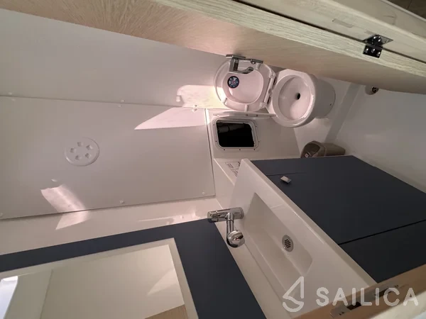 Isla 40 - Yacht Charter Sailica