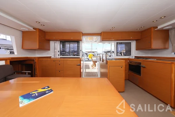 Lagoon 450 - Yacht Charter Sailica