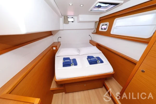 Lagoon 450 - Yacht Charter Sailica