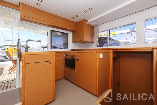 Lagoon 450 - Yacht Charter Sailica
