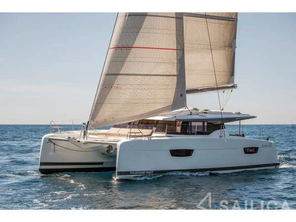 Astréa 42 - Yacht Charter Sailica