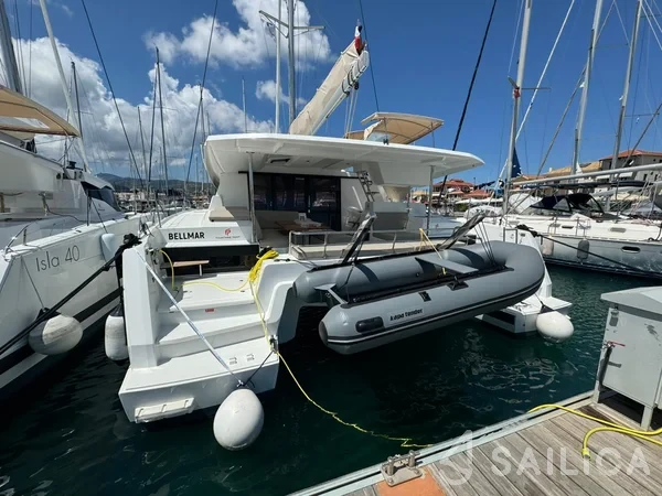 Astréa 42 - Yacht Charter Sailica
