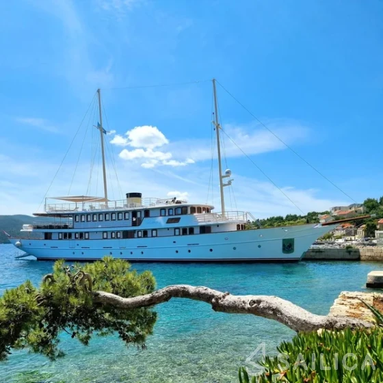 Motoryacht - Yacht Charter Sailica