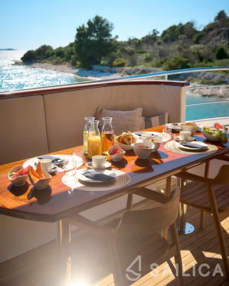 Motoryacht - Yacht Charter Sailica