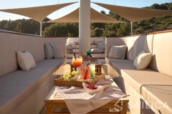 Motoryacht - Yacht Charter Sailica