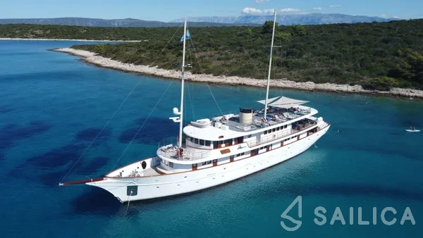 Motoryacht - Yacht Charter Sailica