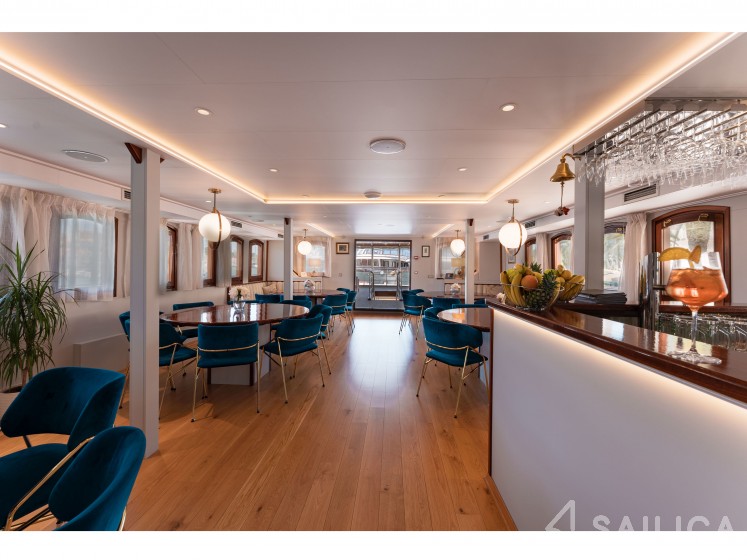 Motoryacht - Yacht Charter Sailica