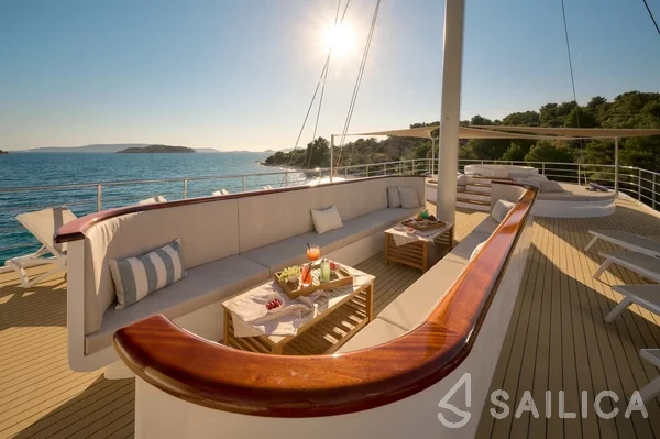 Motoryacht - Yacht Charter Sailica