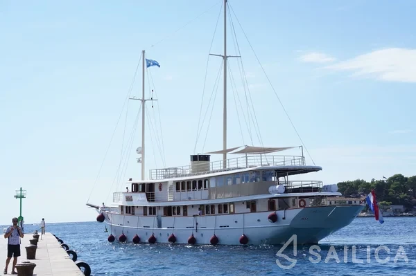 Motoryacht - Yacht Charter Sailica