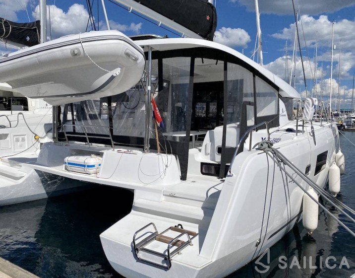 Lagoon 42 - Yacht Charter Sailica