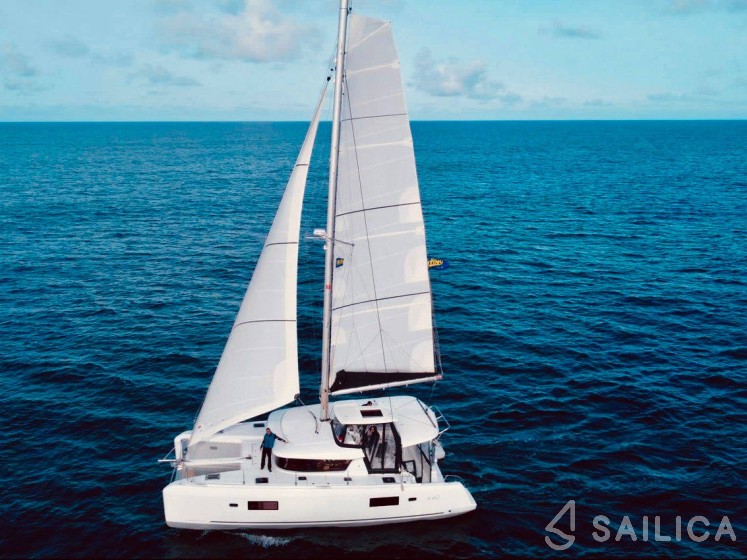 Lagoon 42 - Yacht Charter Sailica