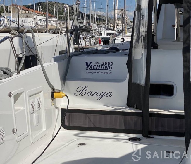 Lagoon 42 - Yacht Charter Sailica
