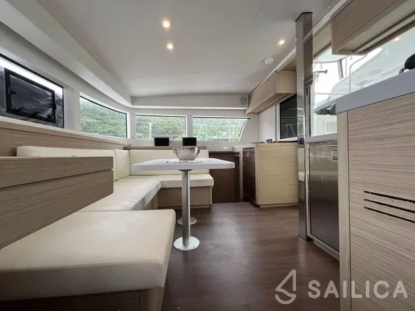 Lagoon 40 - Yacht Charter Sailica
