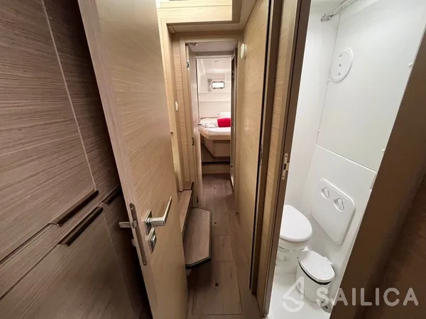 Lagoon 40 - Yacht Charter Sailica