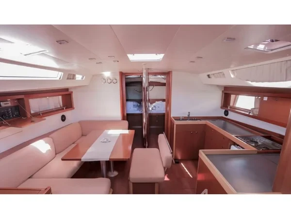 Oceanis 48 - Yacht Charter Sailica