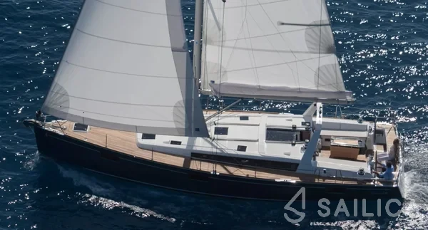 Oceanis 48 - Yacht Charter Sailica