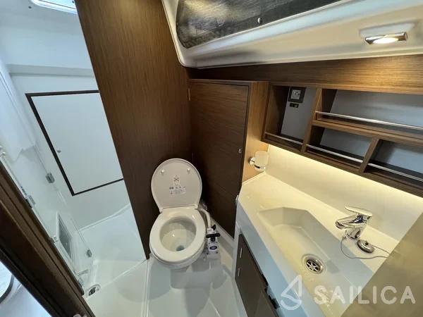 Oceanis 34.1 - Yacht Charter Sailica