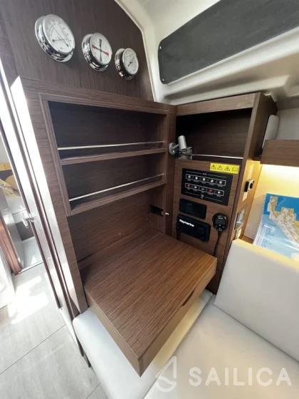 Oceanis 34.1 - Yacht Charter Sailica