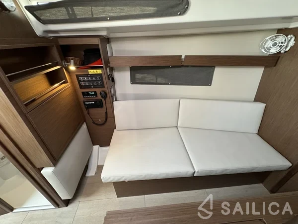 Oceanis 34.1 - Yacht Charter Sailica
