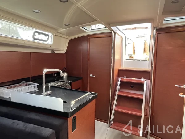 Hanse 418 - Yacht Charter Sailica