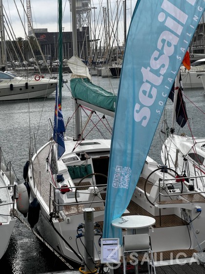 Maxus 35 - Yacht Charter Sailica