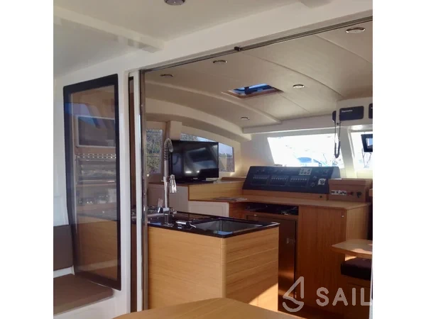C-CAT 37 - Yacht Charter Sailica