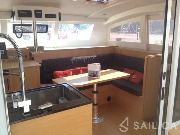 C-CAT 37 - Yacht Charter Sailica