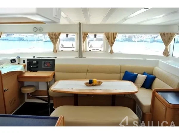 Lagoon 420 - Yacht Charter Sailica