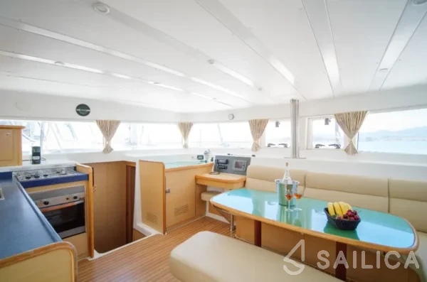 Lagoon 420 - Yacht Charter Sailica