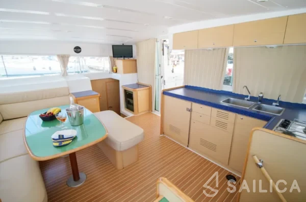 Lagoon 420 - Yacht Charter Sailica