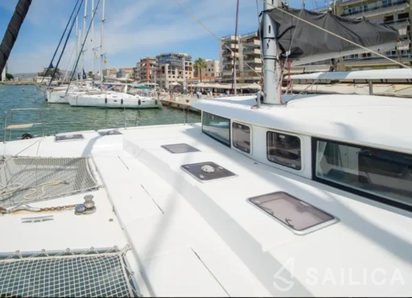 Lagoon 420 - Yacht Charter Sailica