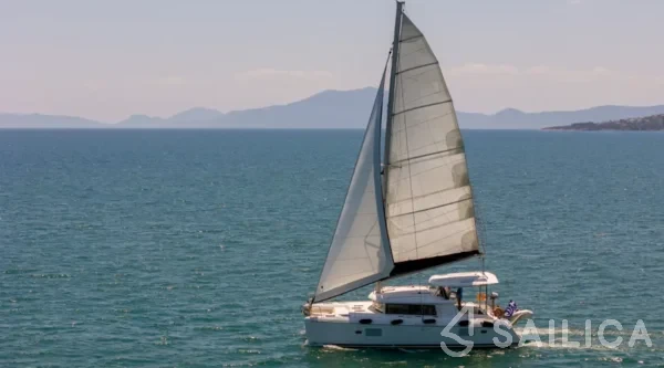 Lagoon 420 - Yacht Charter Sailica
