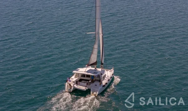 Lagoon 420 - Yacht Charter Sailica