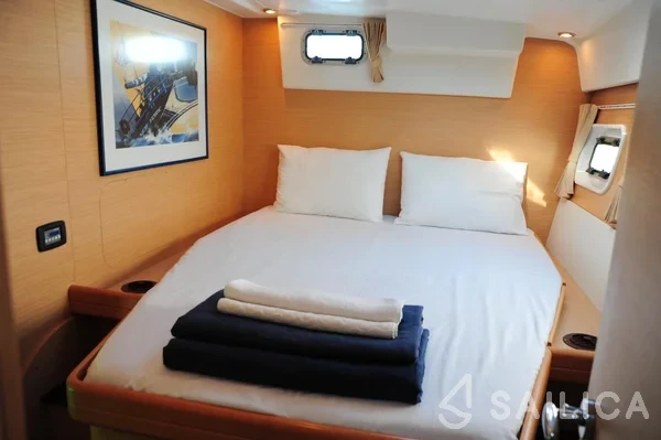 Lagoon 420 - Yacht Charter Sailica