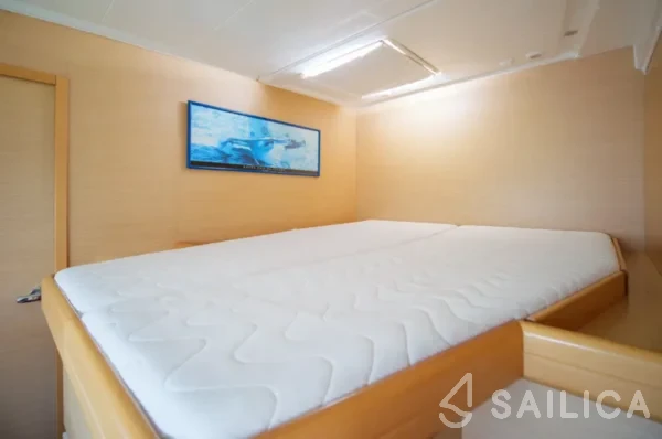 Lagoon 420 - Yacht Charter Sailica