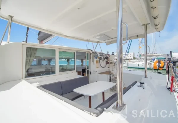 Lagoon 420 - Yacht Charter Sailica