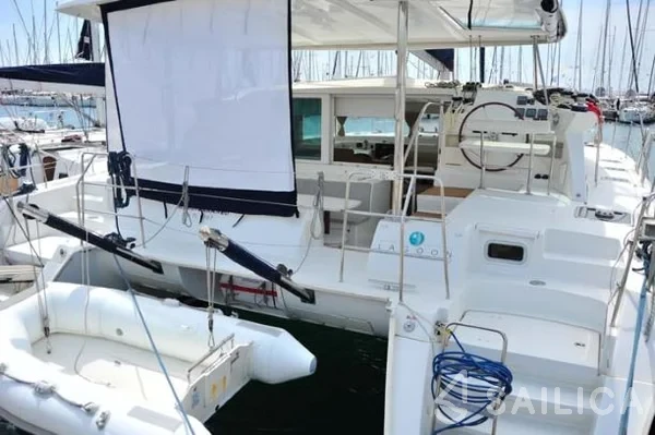 Lagoon 420 - Yacht Charter Sailica