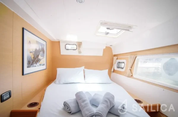 Lagoon 420 - Yacht Charter Sailica