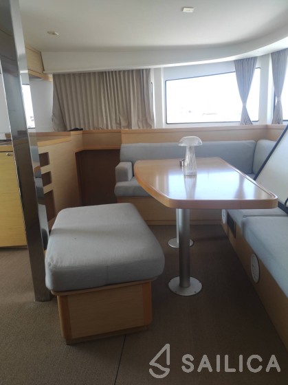 Lagoon 42 - Yacht Charter Sailica