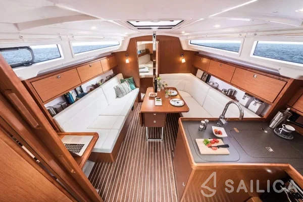 Bavaria 34 Cruiser - Yacht Charter Sailica