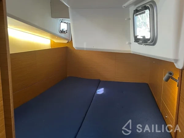 Sun Odyssey 410 - Yacht Charter Sailica