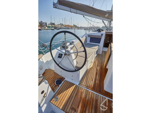 Sun Odyssey 410 - Yacht Charter Sailica