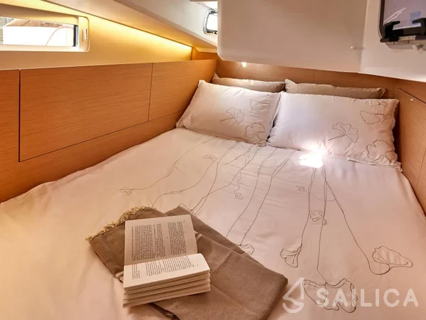 Sun Odyssey 410 - Yacht Charter Sailica